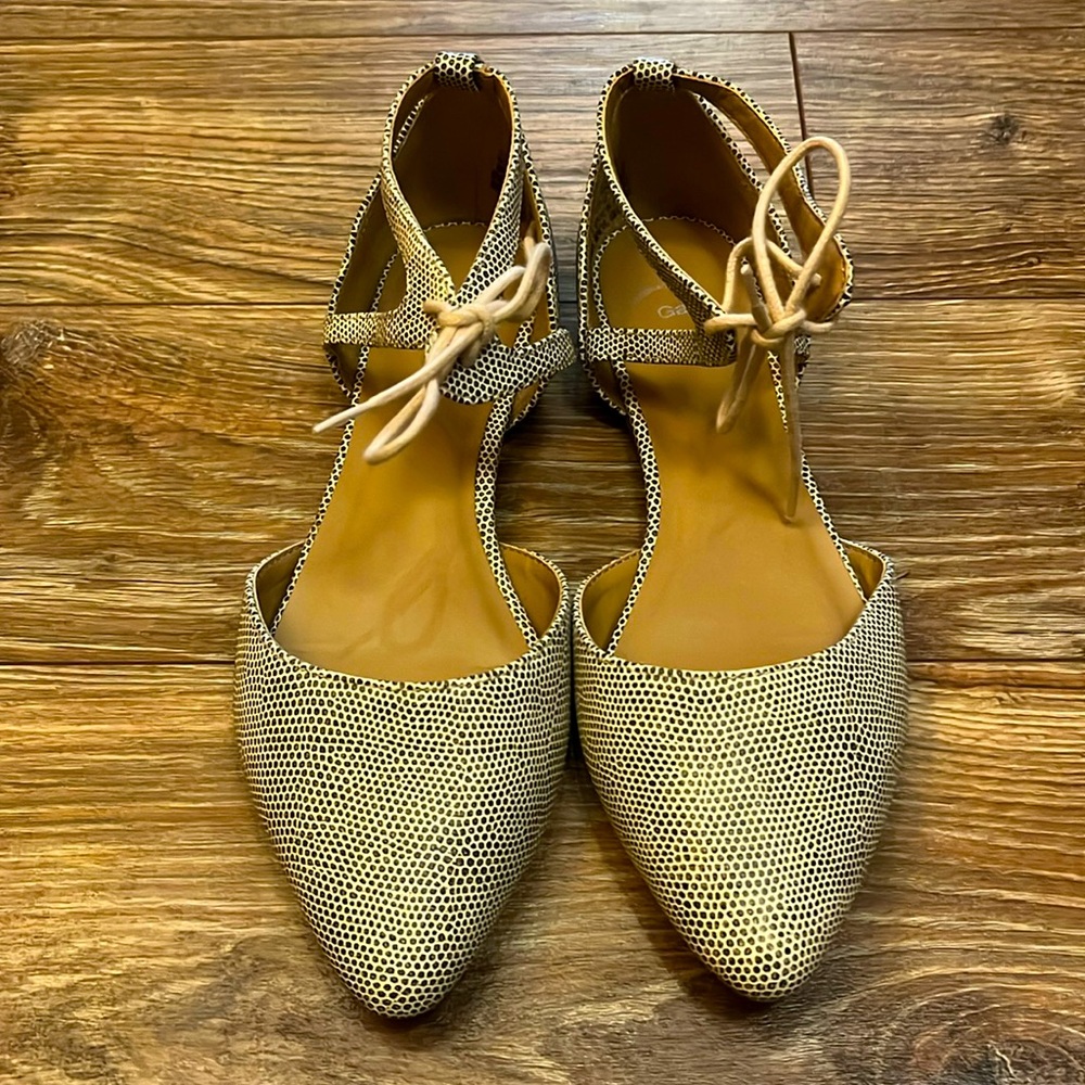 Gap Flats Size 6